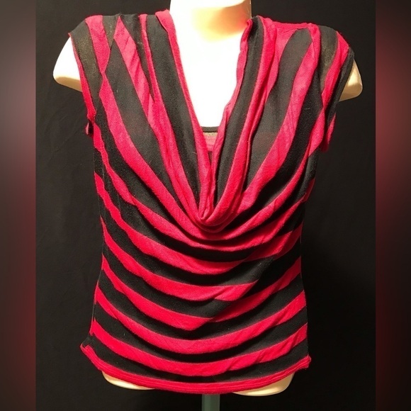 ❤️RARE FIND❤️ INC black&red cowl neck ss shirt sz M in near perfect condition! - Picture 2 of 4